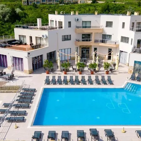 Cozy Sea View - Pool, Gym & Parking * Бяла