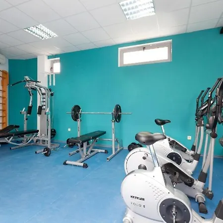 Апартамент Cozy Sea View - Pool, Gym & Parking Бяла