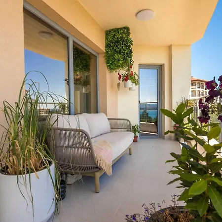 Cozy Sea View - Pool, Gym & Parking Апартамент