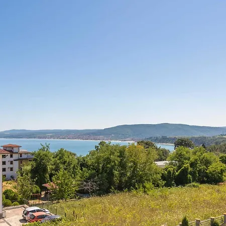 Cozy Sea View - Pool, Gym & Parking